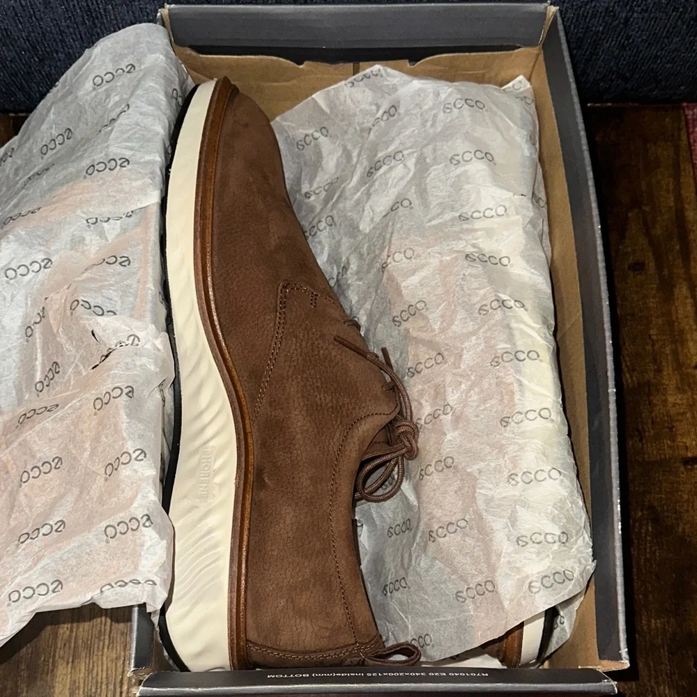 NIB ECCO ST.1 Hybrid Plain Toe Derby Men's Size 10 US / 44 EU Brown Nubuck